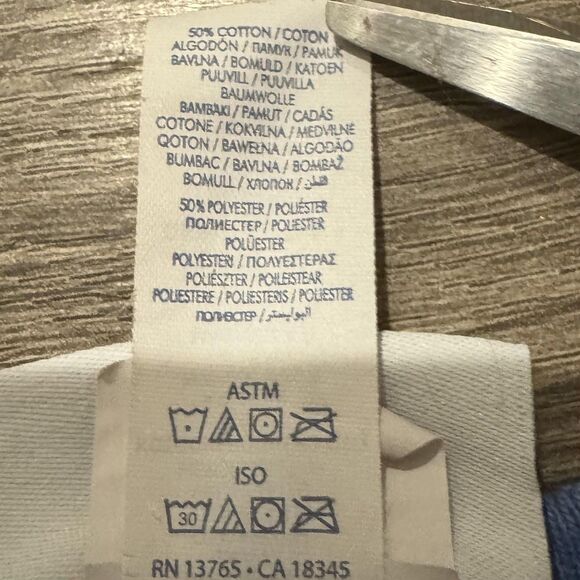 Vintage Disney Parks Expedition Everest Sweatshirt Sz Medium Blue Yeti Graphic - Picture 8 of 8